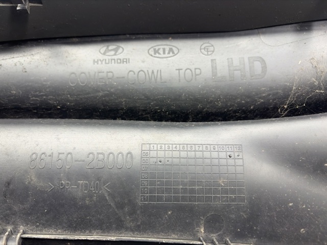 Решітка склоочисників 861502B000 HYUNDAI
