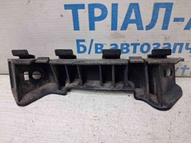 Кронштейн бампера переднього, правий 865181H000 HYUNDAI