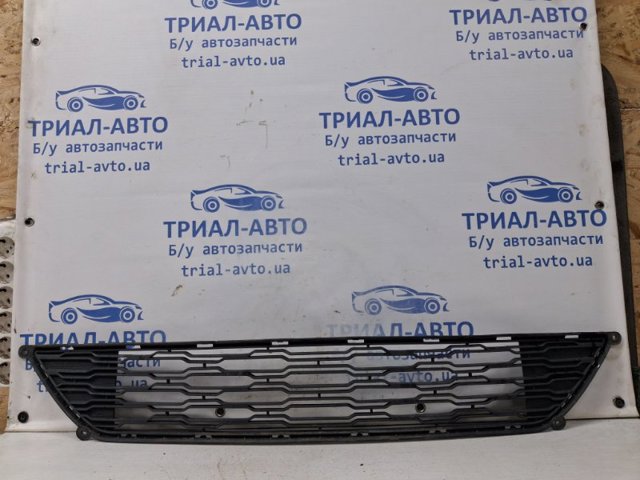 Решітка переднього бампера, центральна 865221H500 HYUNDAI