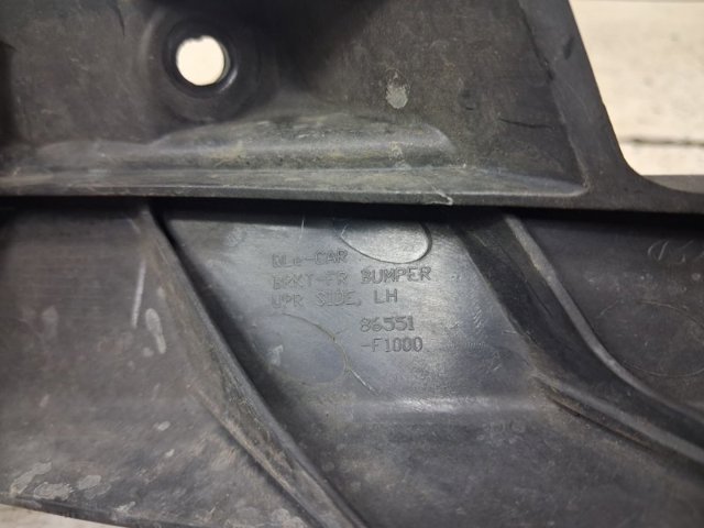 Лівий кронштейн переднього бампера 86551F1000 HYUNDAI