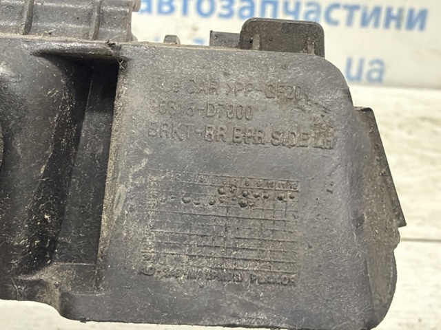 Ліве кріплення заднього бампера 86613D7000 HYUNDAI