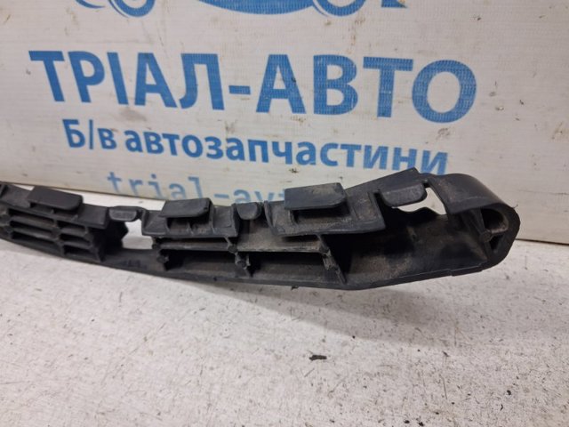 Кронштейн бампера заднього, правий 866143U000 HYUNDAI