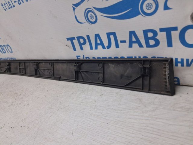 Молдинг передньої правої двері 87722D7000 HYUNDAI