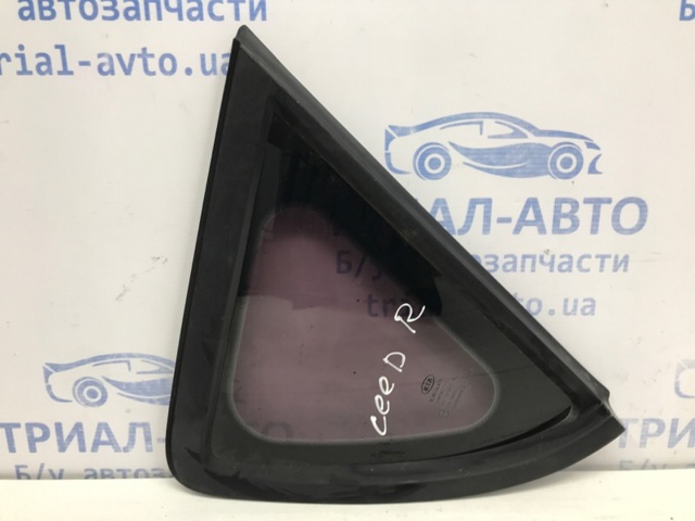 Стукло багажника, праве 878201H000 HYUNDAI