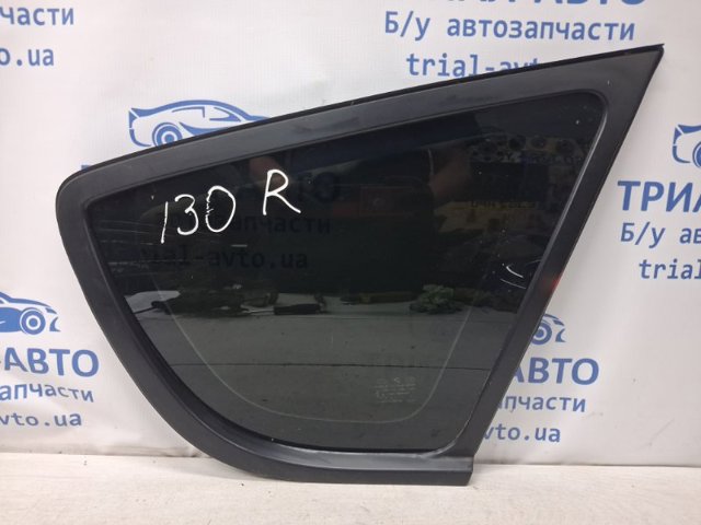 Скло багажного відсіку, праве 878202L110 HYUNDAI