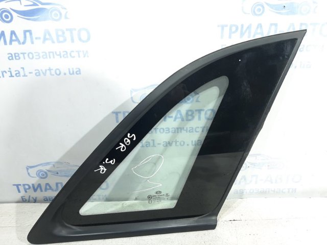 Скло кузова/багажного відсіку, праве 878202P000 HYUNDAI