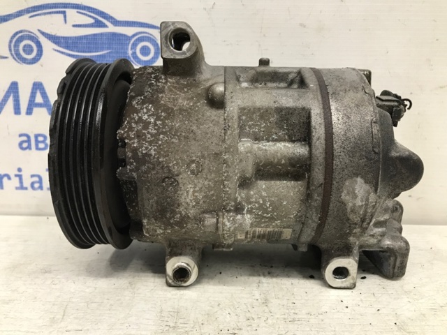 Компресор кондиціонера 883100F051 TOYOTA