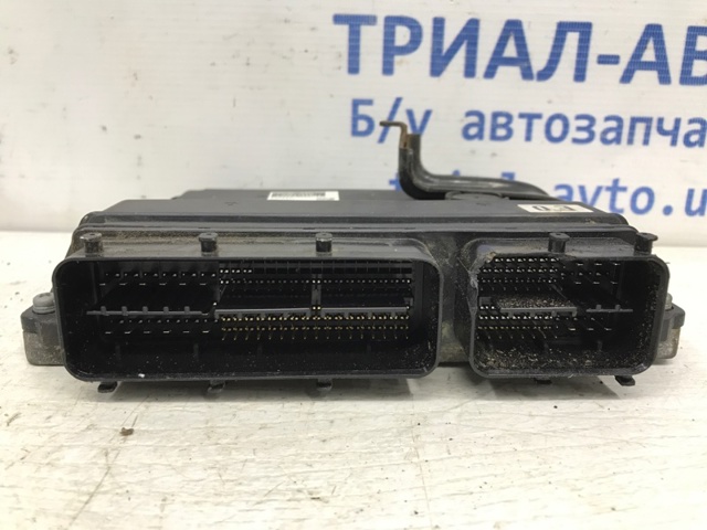Блок двигуна 8966142C11 TOYOTA