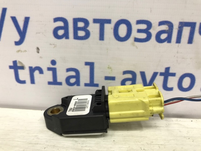 Датчик Айрбег передній 8983105010 TOYOTA