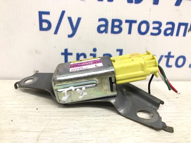 Датчик Ейрбег передній 8983448020 TOYOTA