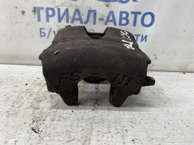 Супорт гальмівний, передній, правий 8V0615124 VAG