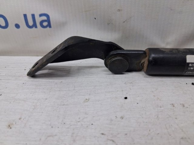 Амортизатор ляди 90450EL00A NISSAN