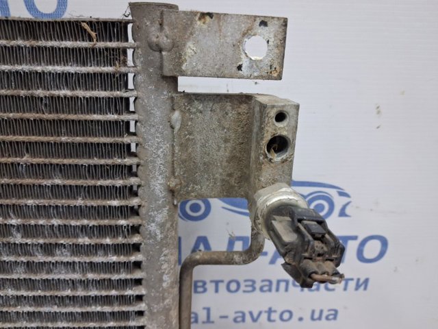 Радіатор кондиціонера 92100EB00A NISSAN