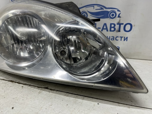 Фара передня права 921021H000 HYUNDAI
