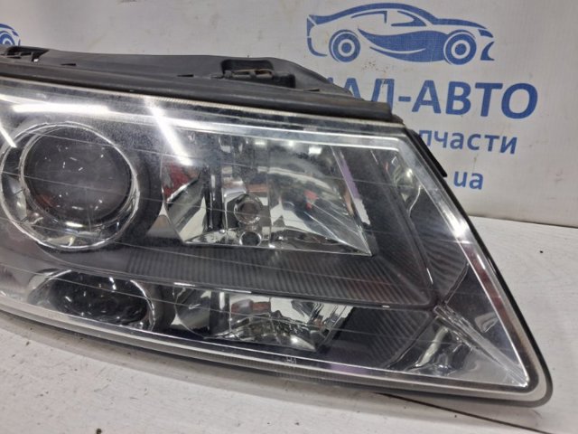 Основна фара - вставка 921023K020 HYUNDAI