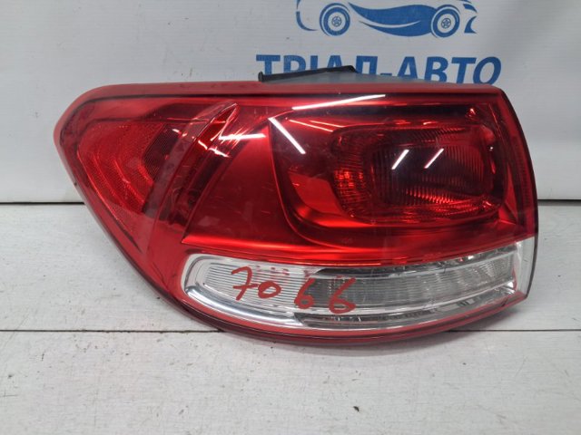 ランブット Клипса крепления заднего фонаря Lancer 9 Mitsubishi MU810528