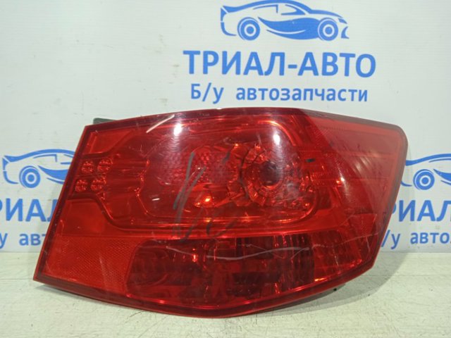Задній правий зовнішній ліхтар 924021M010 HYUNDAI