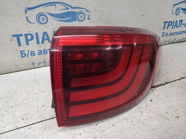 Задній правий зовнішній ліхтар 92402F1100 HYUNDAI