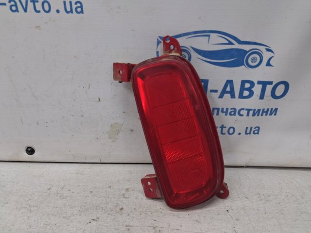 Правий відбивач бампера 924062P700 HYUNDAI