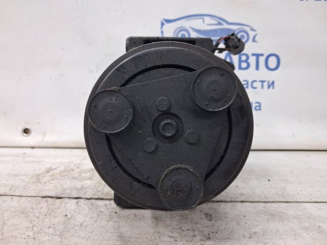 Компресор системи кондиціювання 926001DB0A NISSAN