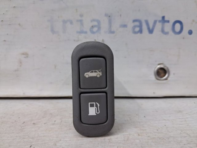 Кнопка салону приводу замка 3/5 двері (ляди) / кришки багажнику 935503E000 HYUNDAI