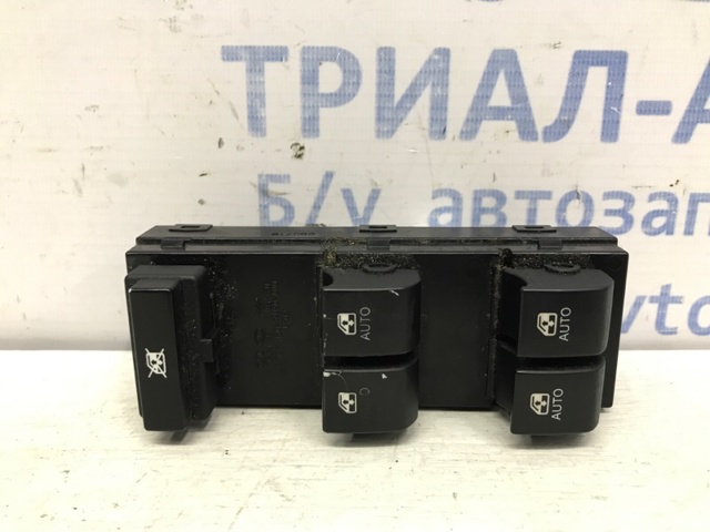 Кнопки переднього лівого склопід'ємника 935701H120 HYUNDAI