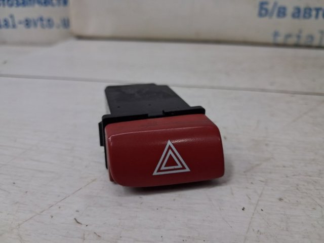 Кнопка включення аварійного сигналу 937901G000 HYUNDAI