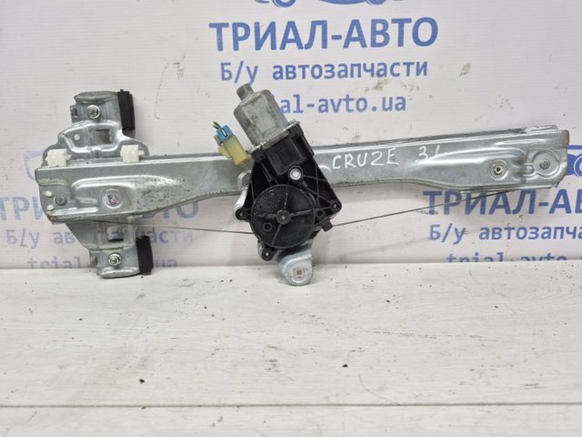 Склопідйомник задніх лівих дверей 95999489 GM