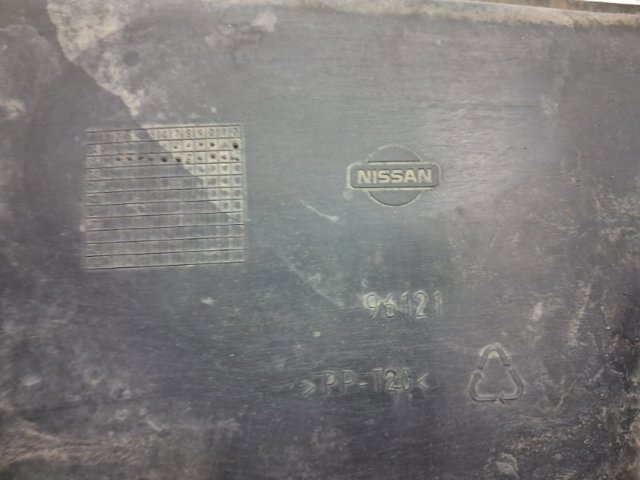Губа переднього бампера 96015EB303 NISSAN