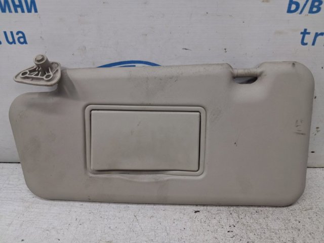Козирок 964019U100 NISSAN