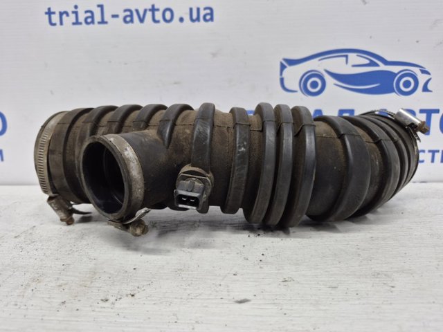 Патрубок повітряний, вихід повітряного фільтра 96425645 GM