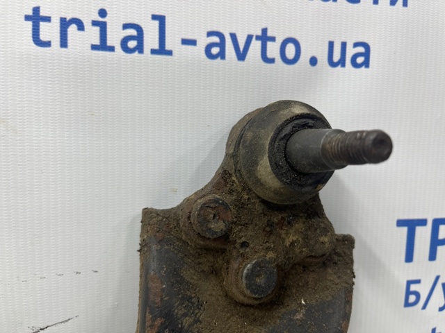 Лівий важіль передній нижній підвіски 96819161 GM