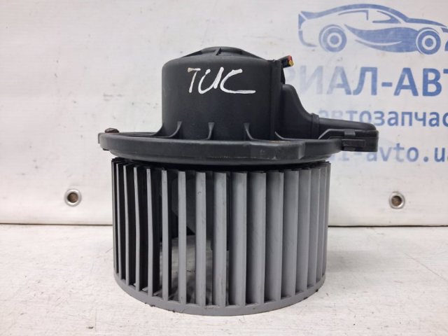 Двигун вентилятора пічки (обігрівача салону) Hyundai Tucson 1