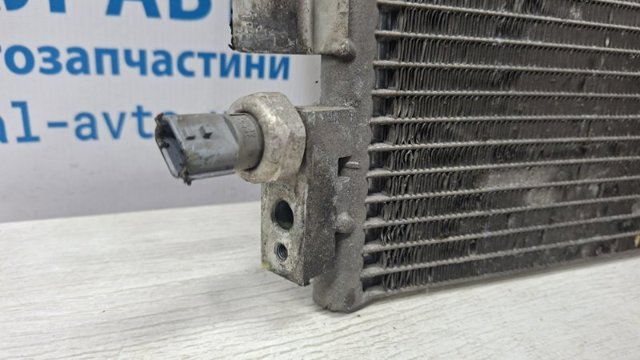 Радіатор охолодження кондиціонера 976062E000 HYUNDAI