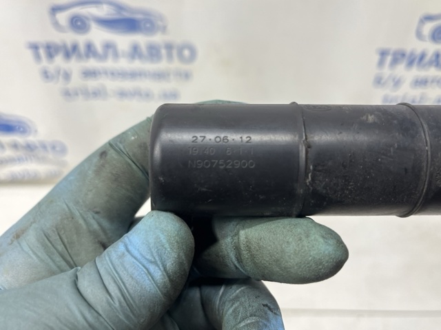 Накладка форсунки омивача фари передньої 986753U001 HYUNDAI