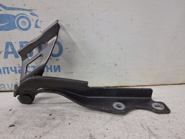Петля капота, права B45A52410A MAZDA