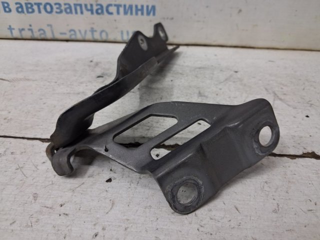 Петля капота, ліва B45A52420A MAZDA