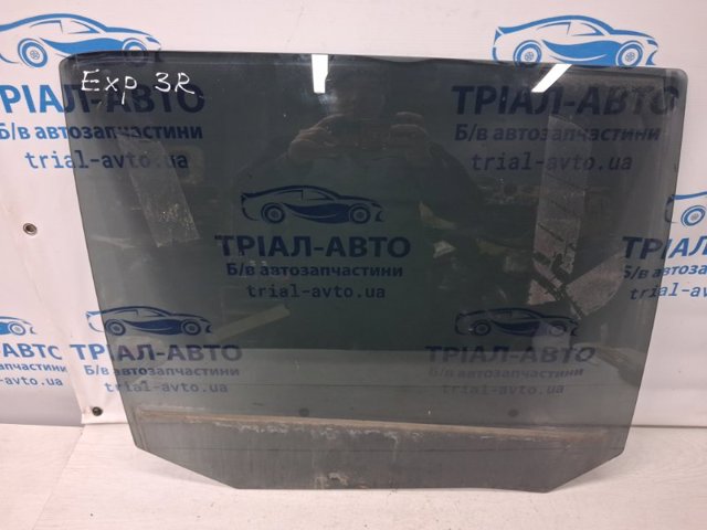 Скло задніх дверей, правих BB5Z7825712C FORD