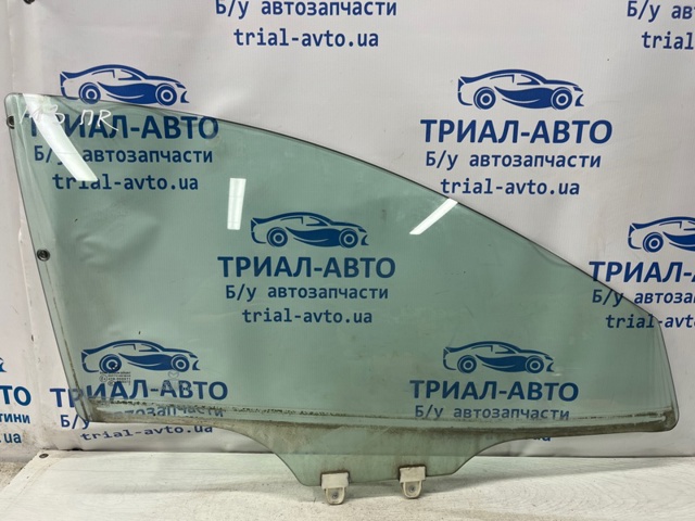 Скло передніх дверей, правих BHN158510A MAZDA