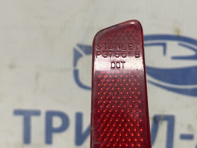 Катафот (відбивач) заднього бампера, лівий BN8P515M0B MAZDA