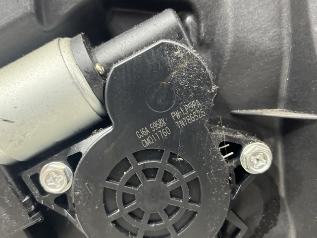 Склопідйомник з електродвигуном BP4K59590 MAZDA