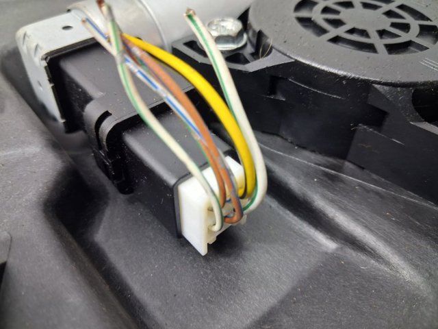 Склопідйомник з електродвигуном BP4K59590A MAZDA