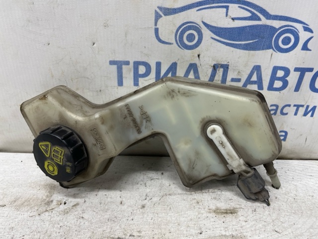 Бачок головного гальмівного циліндру (гальмівної рідини) Mazda 3