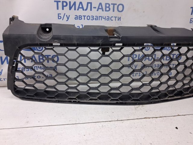 Решітка бампера нижня BR5H501T0 MAZDA
