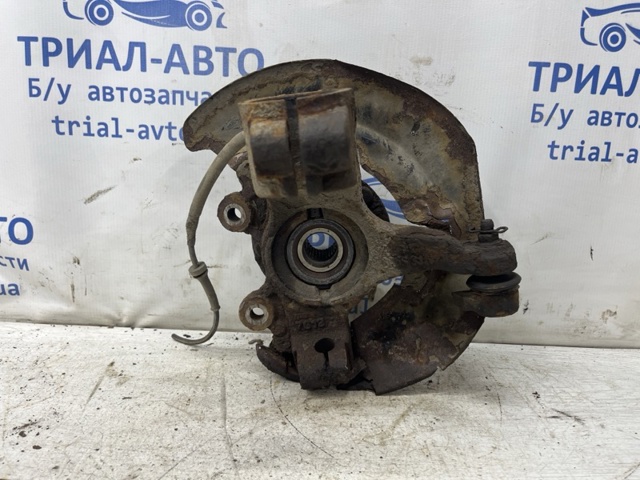 Цапфа поворотна права BR5S33021 MAZDA