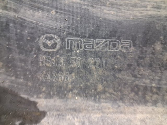 Буфер (бампер) задній BS4J50221BAA MAZDA