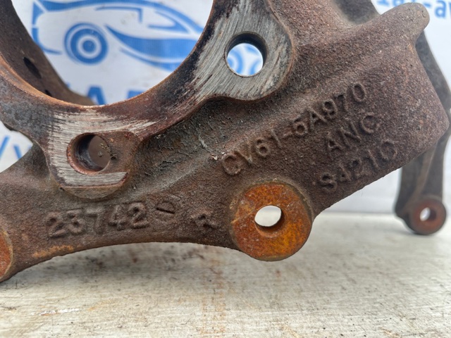 Цапфа права CV6Z5A968F FORD