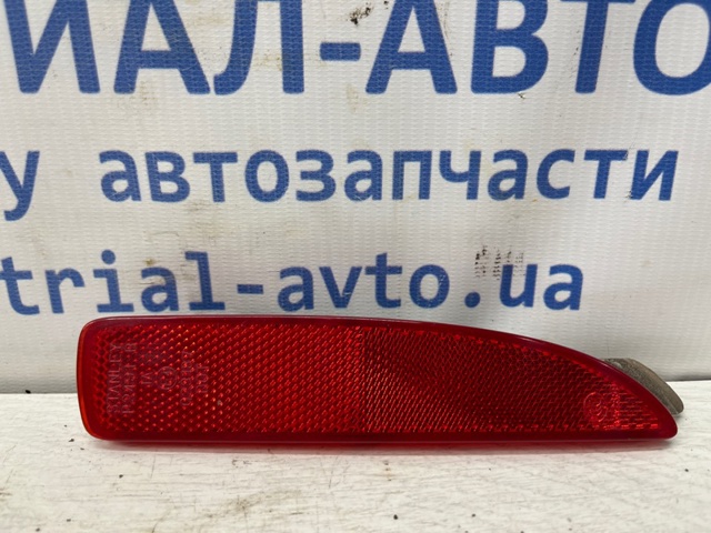 Катафот (відбивач) заднього бампера, правий D350515L0E MAZDA