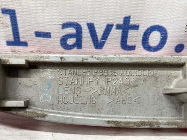 Катафот (відбивач) заднього бампера, лівий D350515M0E MAZDA