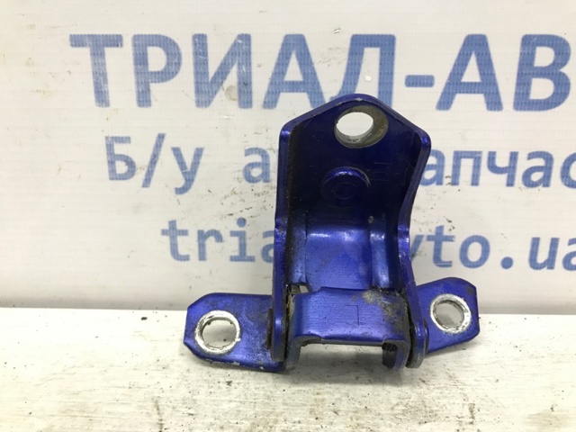 Петля заднтої двері, лівої D46173240A MAZDA